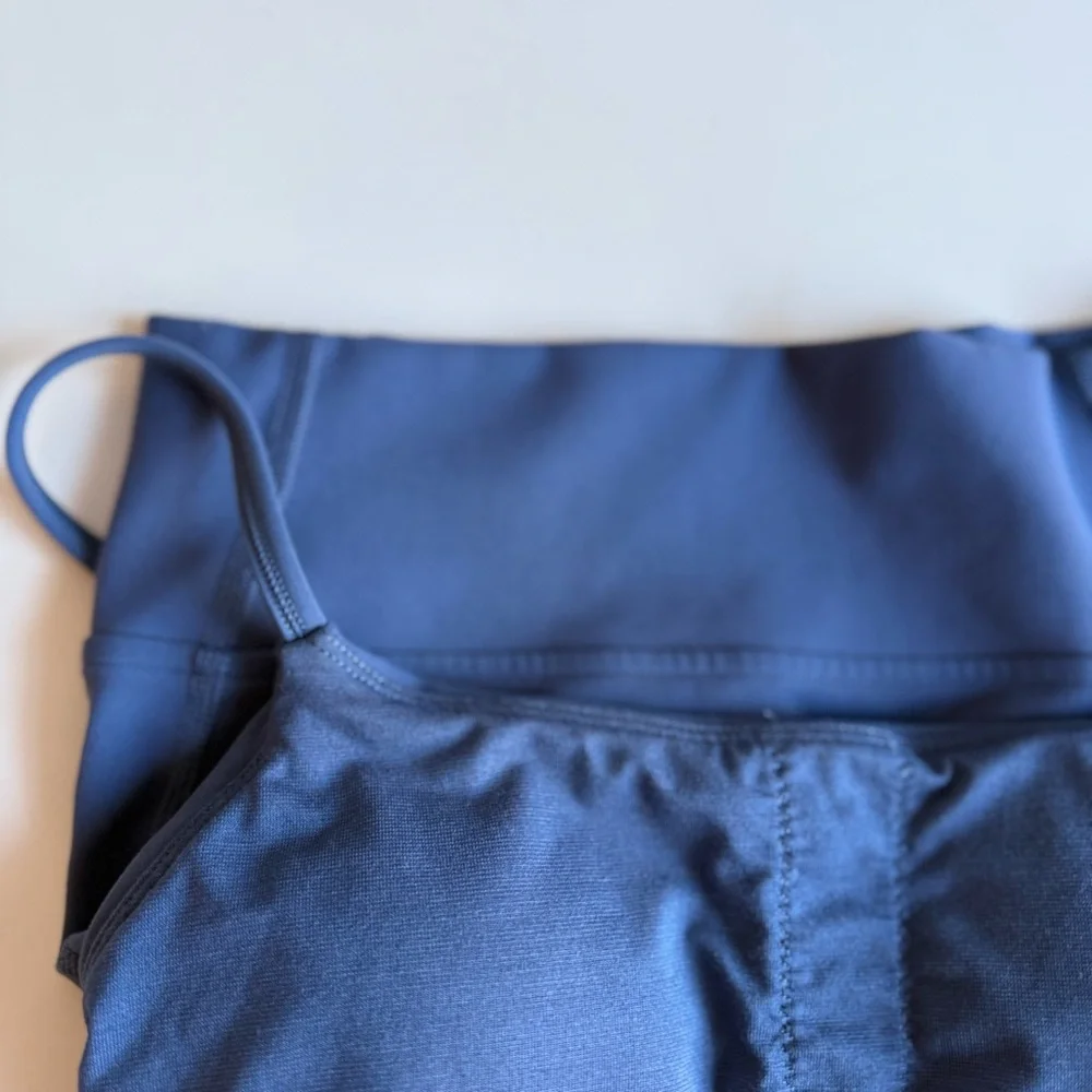 Lululemon Women’s Blue Longline Sports Bra Crop Top Stretch Athletic Yoga Size 2